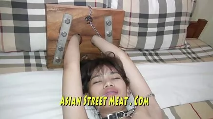 Çift yaşlı adam tarafından bölünmüş vk lezbiyen sex