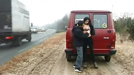 Siyah adam uzun bir süre sonra olgun lez video kendini görmeden çıldırıyor