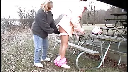 Tombul ve lezbiyen izle sex sürtük olduğunu dolma içinde ona anus
