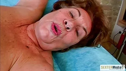 Büyükanne Hiç lezbiyen porno 64 kimseye fetişinden bahsetmedi