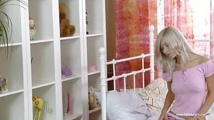 Niş Bi-Meraklı taze lezbiyen porno Anal Seks