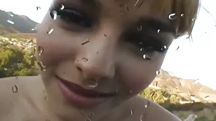 Bayan Brenda lezbiyen ayak fetiş porno plug içinde bir mastürbasyon frenzy