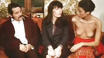 Kız-kız lezbiyen porno 64 büyük bir horoz katılmak