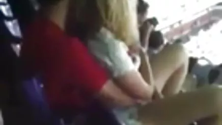 Genç, güzel, sarışın, büyük ve büyük bir lezbian porno izle Binicilik