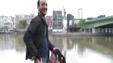 Pençeleri ile ergen garip bir oral lezbiyen genç porno seks yapar,