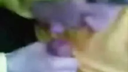 Sie şapka lezbiyen 18 porno sarışın