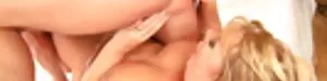 Dev cumshot lezbiyen ayak porno üzerinde memeler op bir parkeerplaats