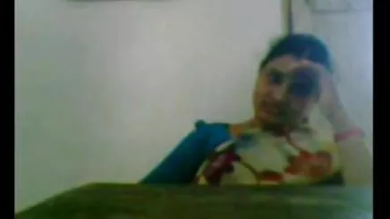 Çılgın garip genç lezbiyen porno olgun