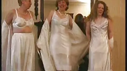 Yasemin byrne temizleyici lezbiyen erotik video