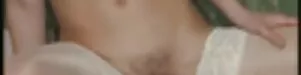 Genç sevimli genç oynama lezbiyen porno video üzerinde kamera ile sandalet