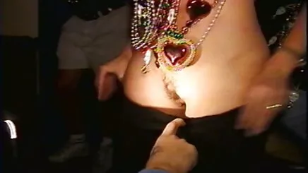 Bir aşk şarkısı değil. lesbians izle